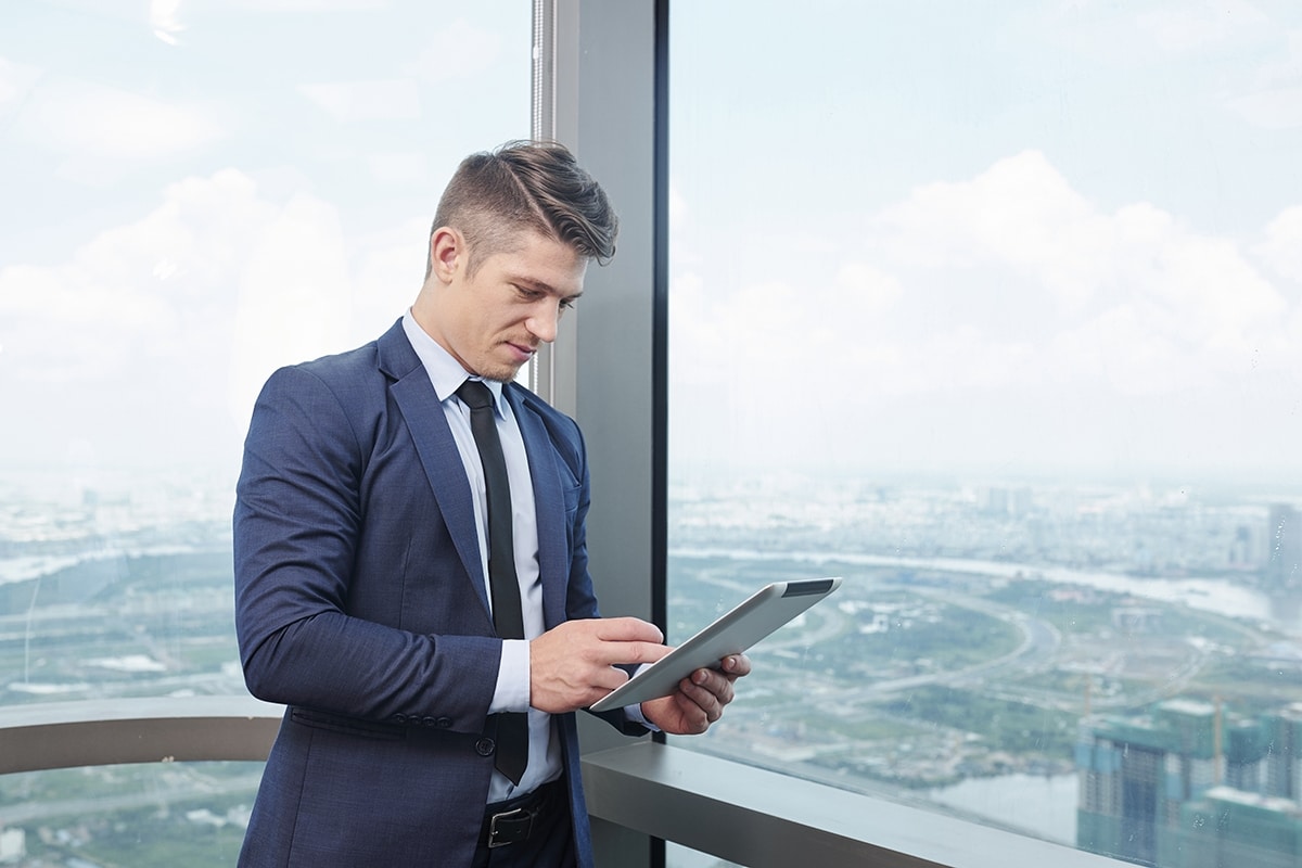 Think Twice About Chasing the Biggest Stocks