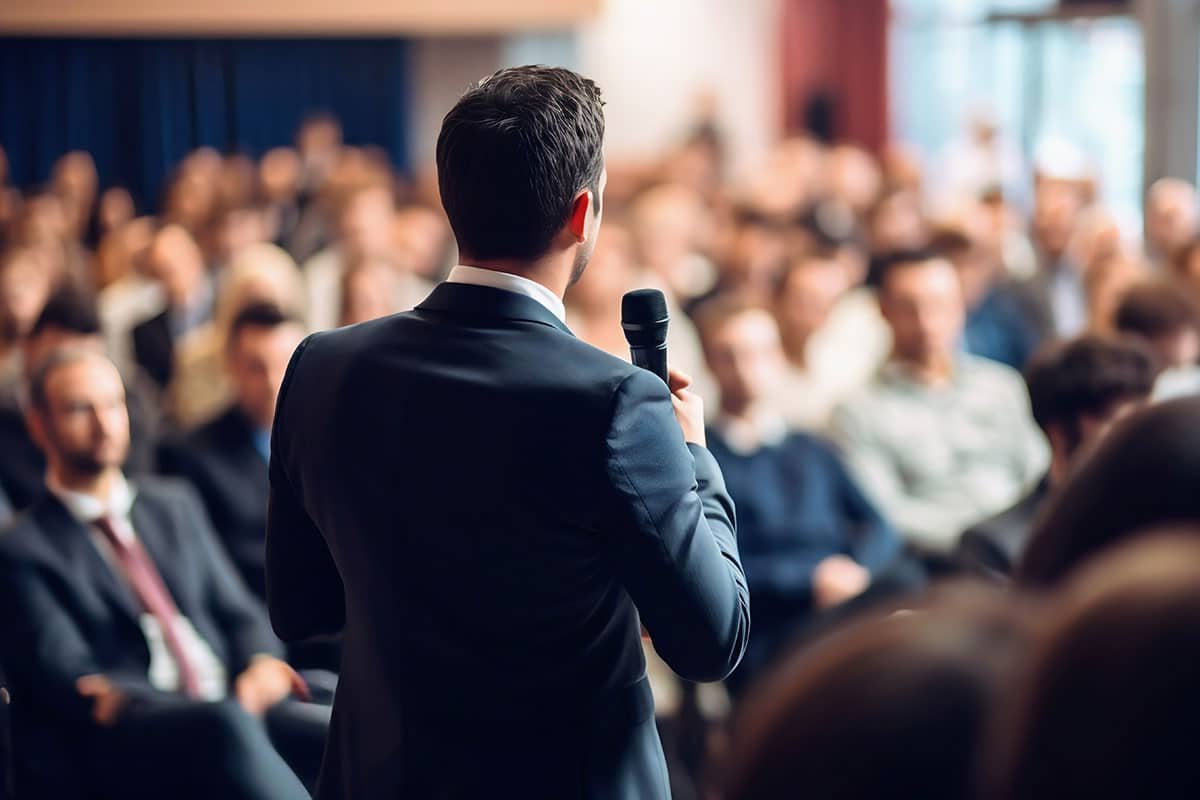 The Wisdom of Crowds vs. Popular Delusions